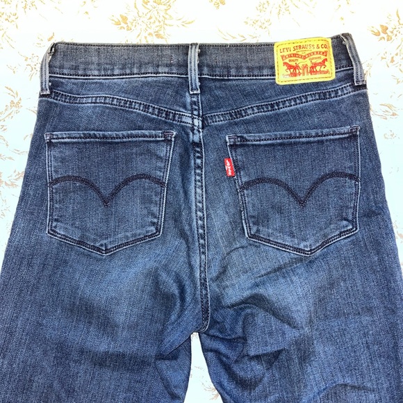 Levis low waisted jeans - Picture 8 of 8
